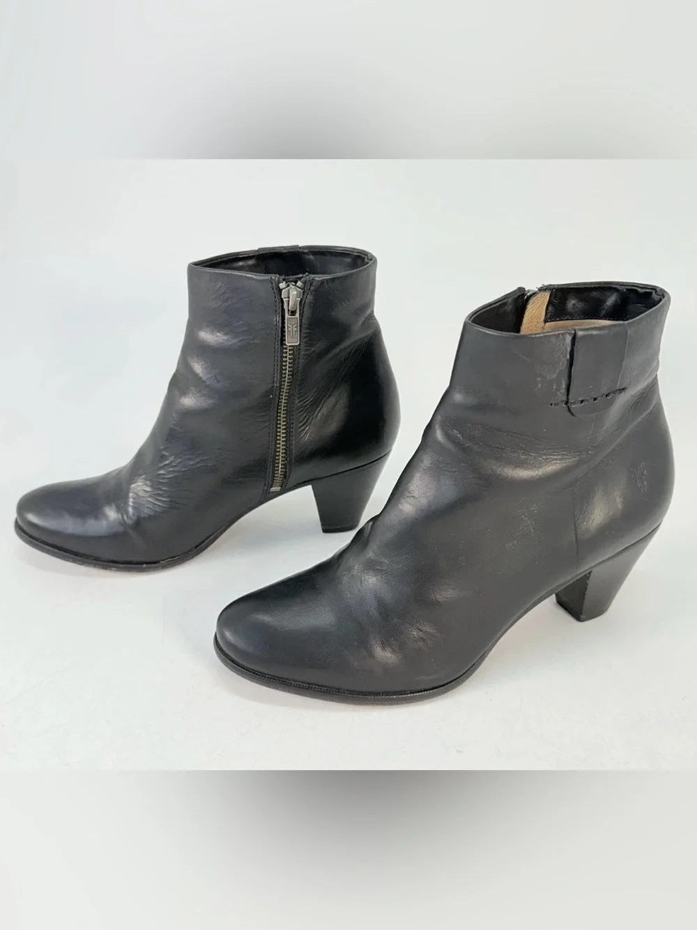 FRYE Phoebe Bootie Women's Side Zipper, Black Leather Ankle Boot Size 7.5